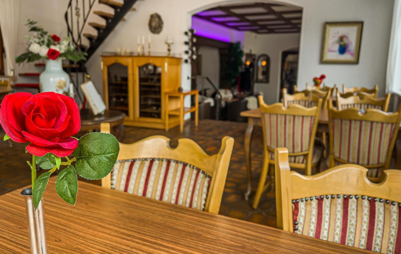 סנט גואר Hotel Zum Goldenen Loewen מראה חיצוני תמונה