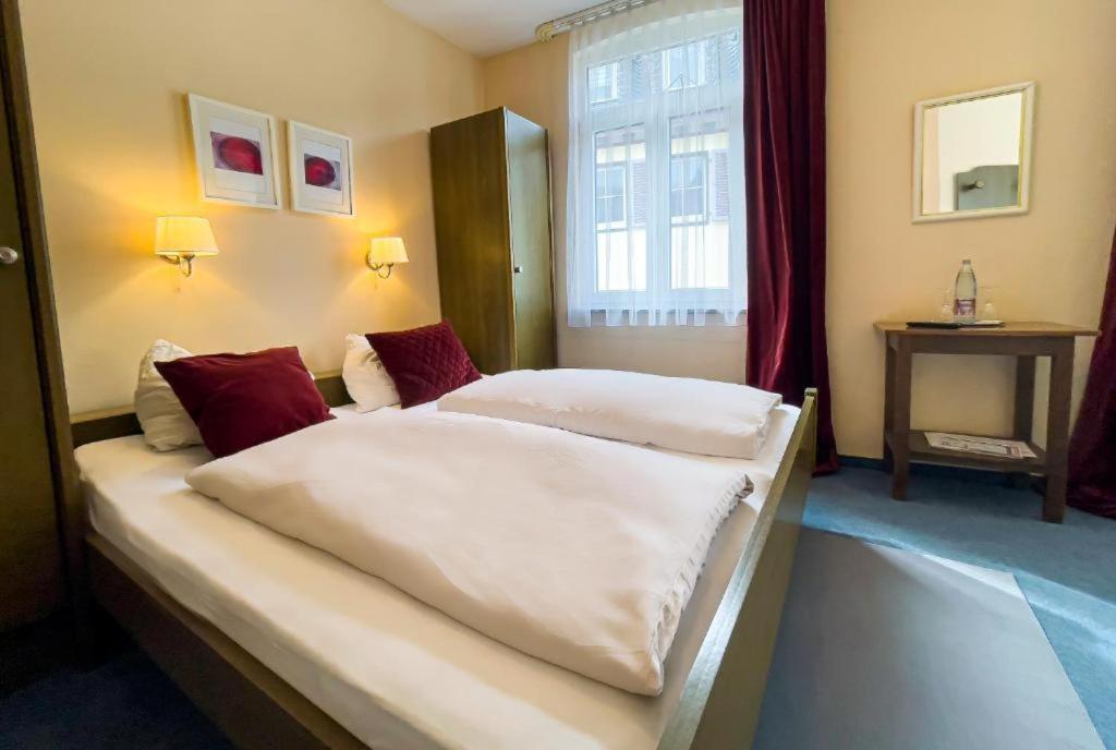 סנט גואר Hotel Zum Goldenen Loewen מראה חיצוני תמונה