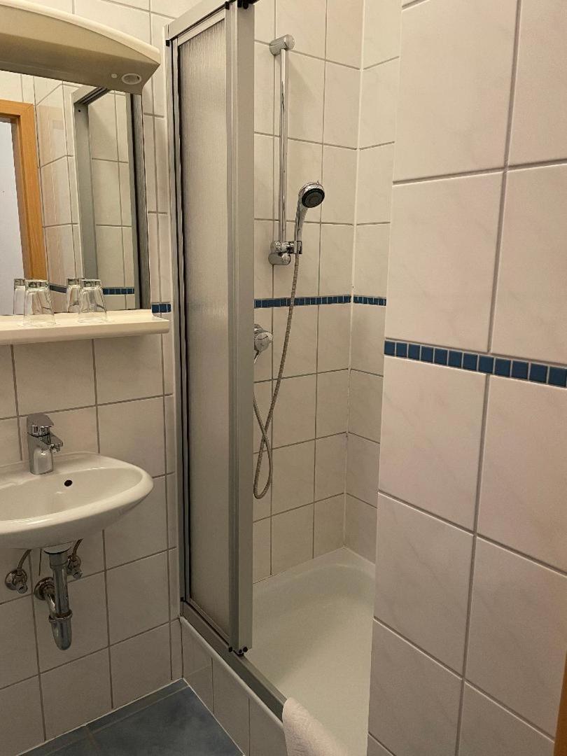 סנט גואר Hotel Zum Goldenen Loewen חדר תמונה