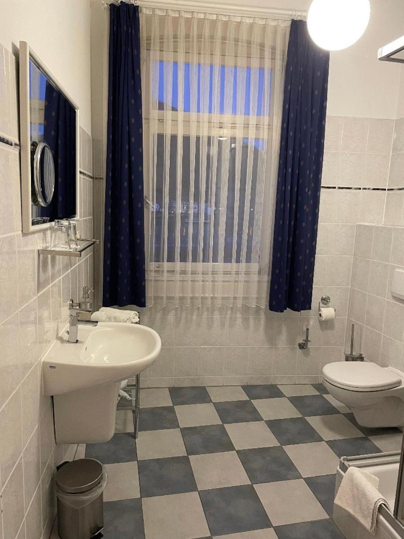 סנט גואר Hotel Zum Goldenen Loewen מראה חיצוני תמונה