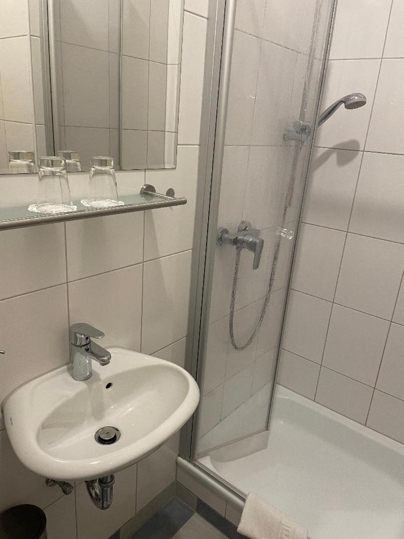 סנט גואר Hotel Zum Goldenen Loewen חדר תמונה