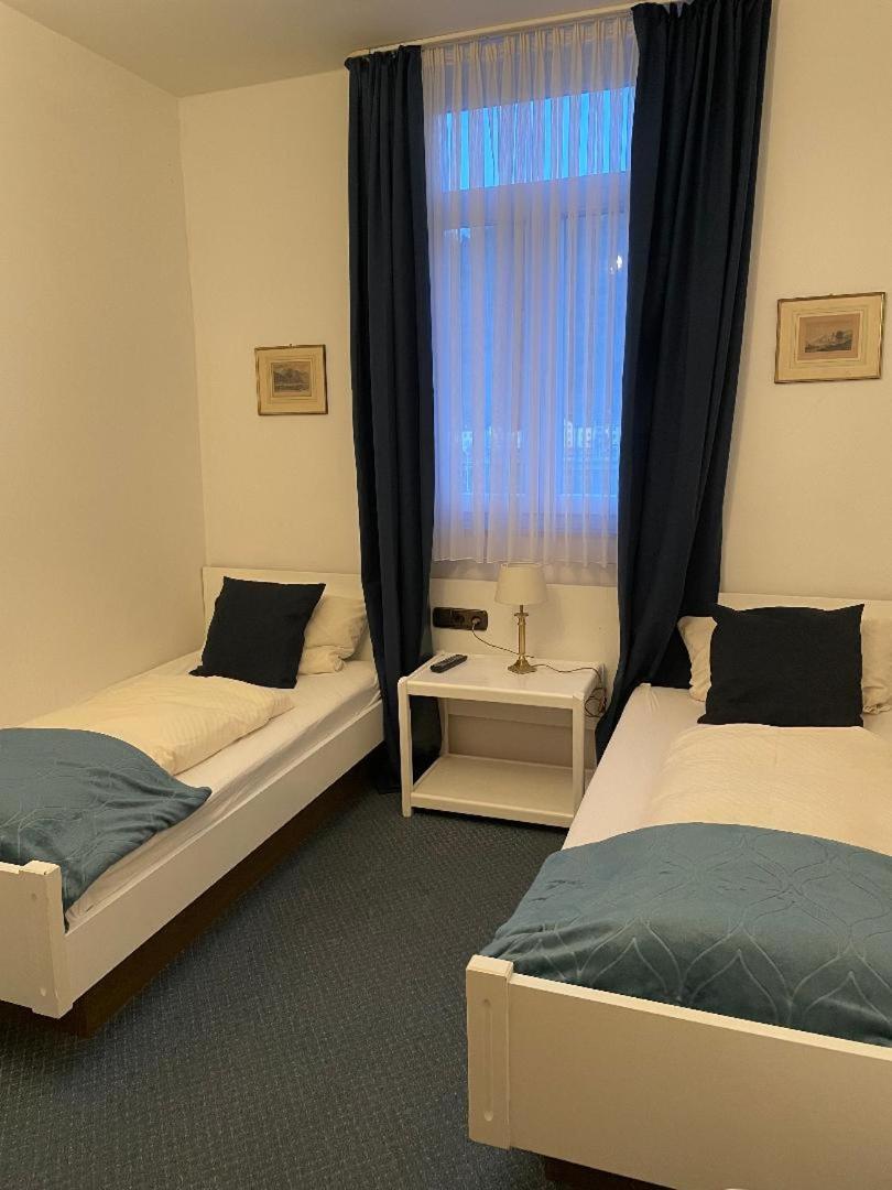 סנט גואר Hotel Zum Goldenen Loewen חדר תמונה