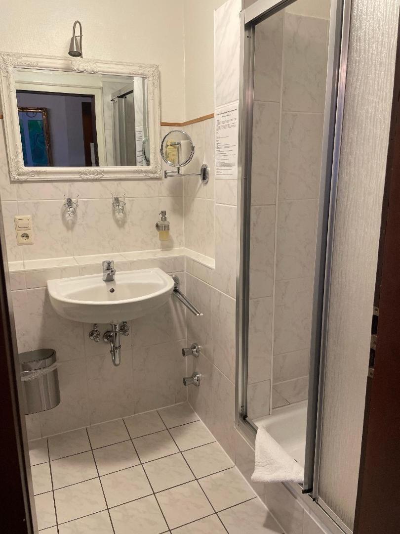 סנט גואר Hotel Zum Goldenen Loewen מראה חיצוני תמונה