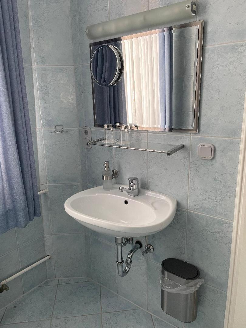 סנט גואר Hotel Zum Goldenen Loewen חדר תמונה