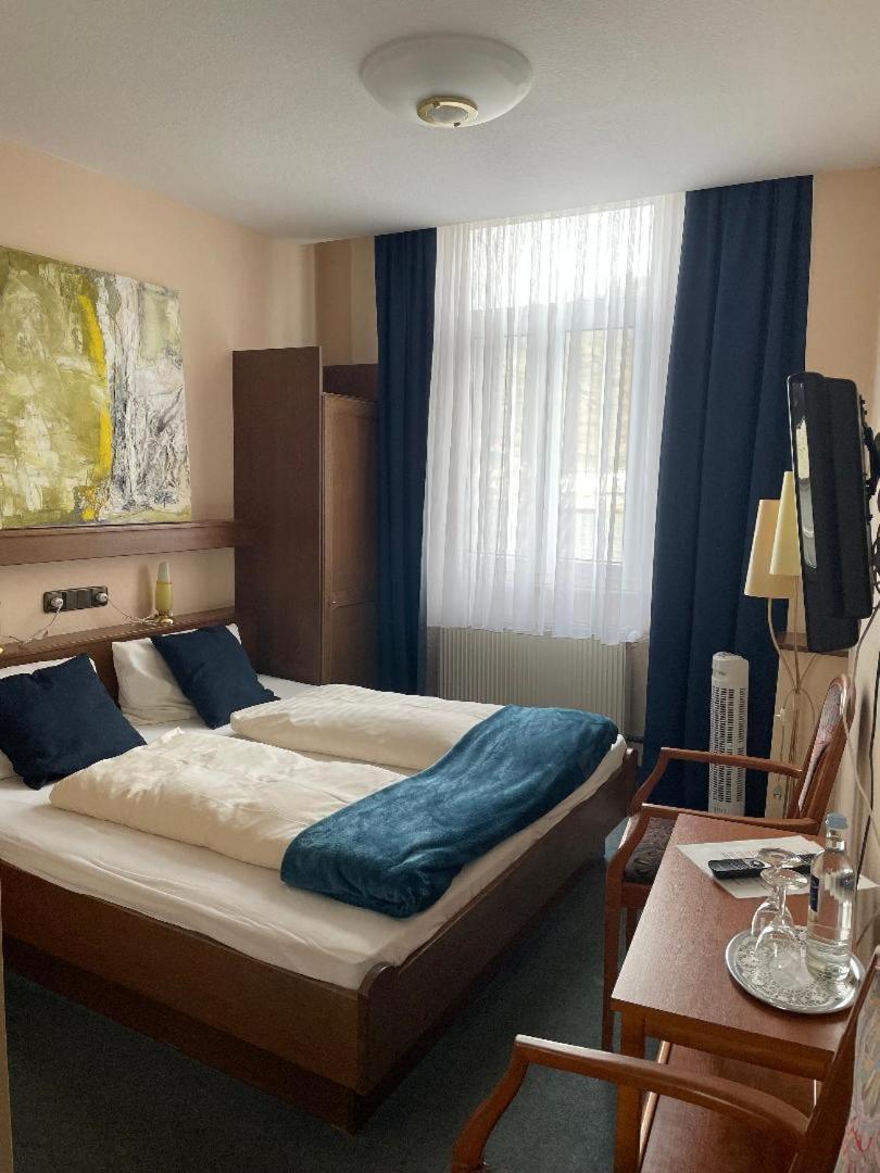 סנט גואר Hotel Zum Goldenen Loewen חדר תמונה